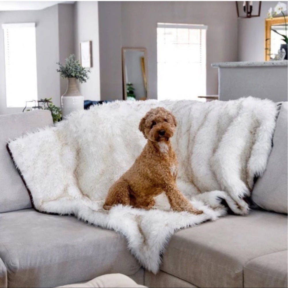 (NWT) PupProtector Waterproof Throw Blanket. Large (80”L X 62”W) - Picture 8 of 12